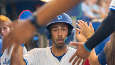Hernandez Walk-Off Double Caps Jays Comeback