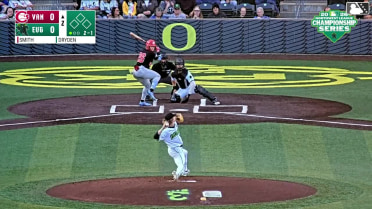Austin Smith homers (2) on a line drive to right center field.