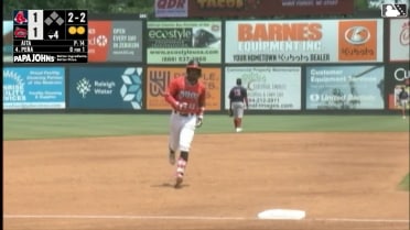 Luis Peña's solo home run