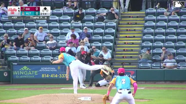 Thayron Liranzo singles on a fly ball to center fielder Will Taylor. Woody Hadeen scores. Thayron Liranzo to 2nd.