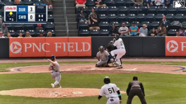Ali Sánchez homers (3) on a fly ball to left field. Yanquiel Fernández scores.
