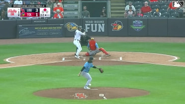 Gage Workman triples (3) on a fly ball to right fielder Héctor Rodríguez. Javier Báez scores.