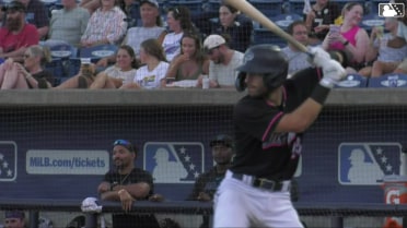 Joe Mack's solo homer