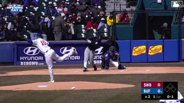 Yanquiel Fernández homers to right field