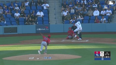 Mairoshendrick Martinus homers (6) on a fly ball to center field.
