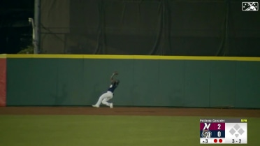 Johnson's falling catch for San Antonio