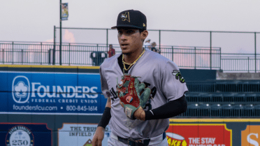 Arestigueta, Late Offense Lead Jackets Past Fireflies