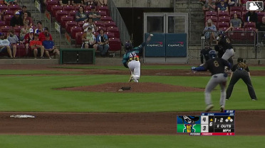 Jose Cerice singles on a ground ball to second baseman Jay Thomason. Derlin Figueroa scores. Throwing error by second baseman Jay Thomason.