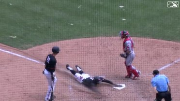 Giants prospect Vaun Brown steals home in the 7th 