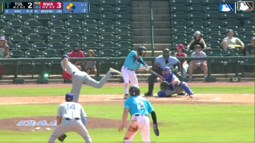 Cam Day In play, no out to Spencer Nivens