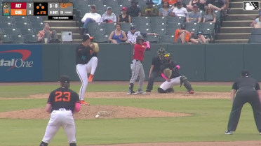 Keiner Delgado singles on a ground ball to second baseman Aron Estrada. Javier Rivas scores. P.J. Hilson to 3rd. Throwing error by second baseman Aron Estrada.