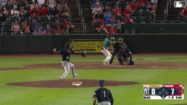 Josiah Ragsdale homers (4) on a line drive to right field.