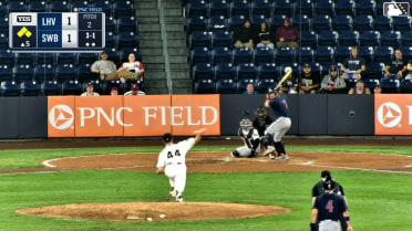 Otto Kemp singles on a line drive to center fielder Kenedy Corona. Gabriel Rincones Jr. scores. Robert Moore scores. Christian Cairo to 2nd.