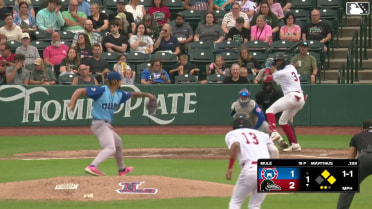 Mairo Martinus doubles (1) on a fly ball to right fielder Geuri Lubo. Eduardo Guerrero scores. Samuel Munoz scores.