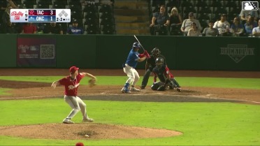 Eliezer Alfonzo homers (1) on a fly ball to right center field.