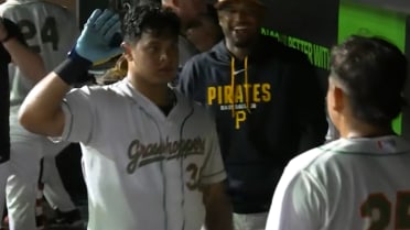 Pirates No. 6 prospect Axiel Plaz hits two homers
