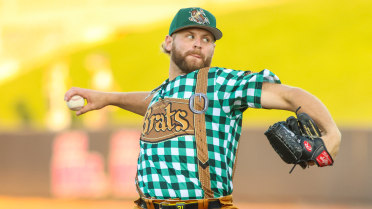 Wisconsin Snaps Losing Skid with 3-2 win