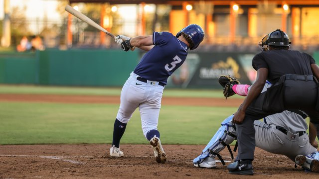 Ports Blast Quakes 11-2 to Tie Series
