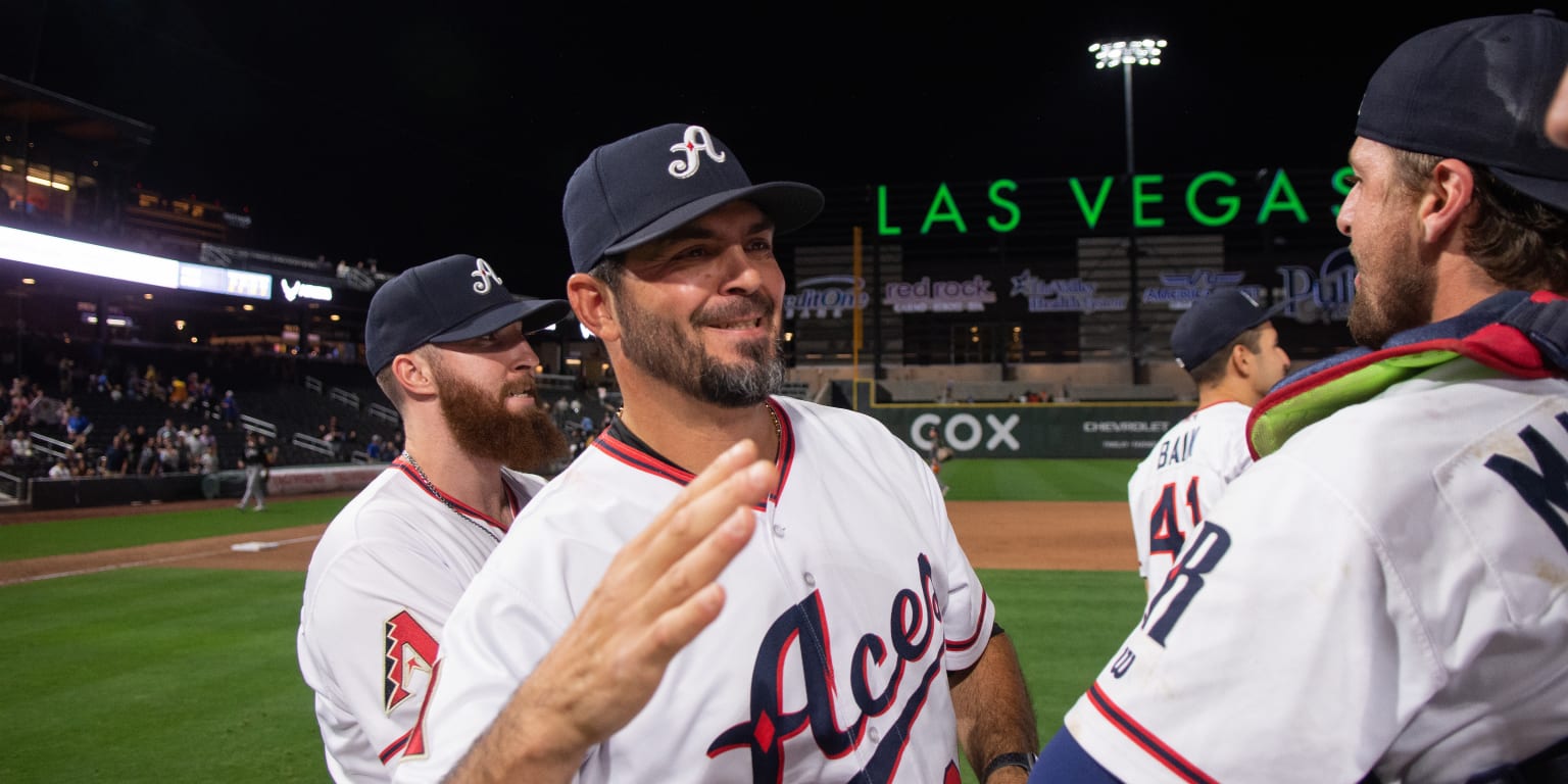 2022 Minor League Manager Of The Year: Gil Velazquez (Reno Aces) — College  Baseball, MLB Draft, Prospects - Baseball America