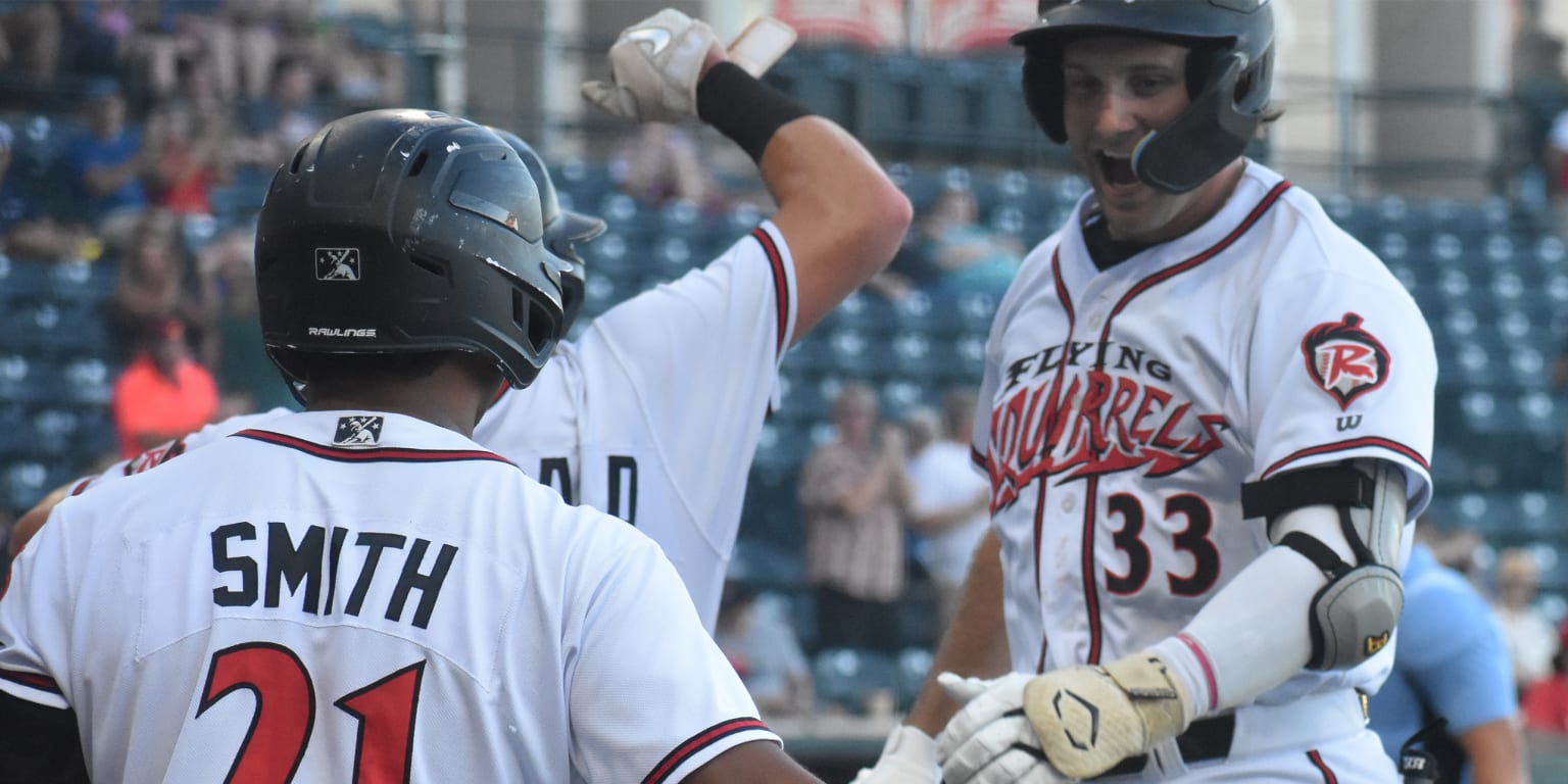 Schmitt Launches Two Home Runs In 8 4 Richmond Win Flying Squirrels