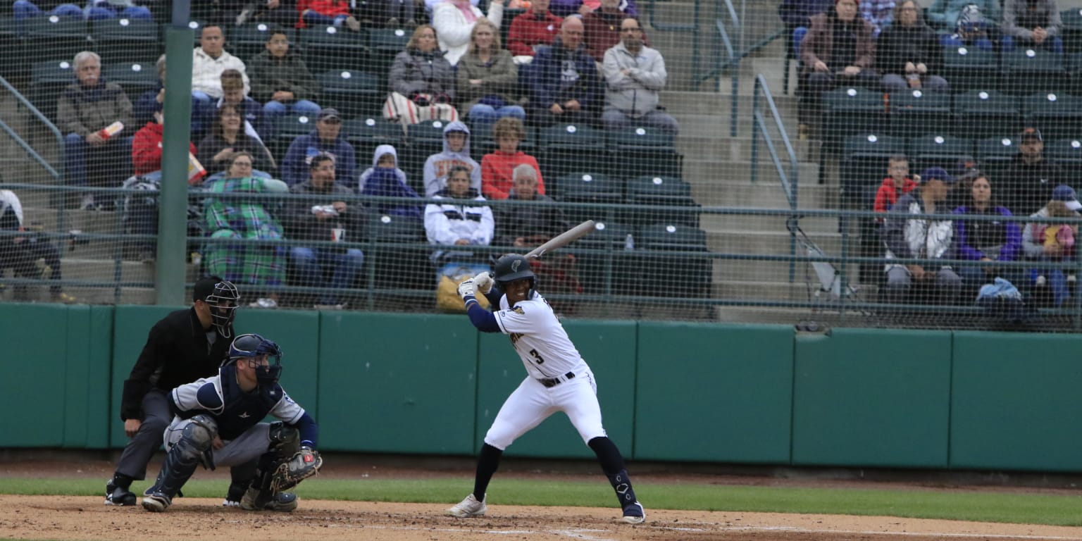 Late Dust Devils Charge Given Red Light by Emeralds | AppyLeague.com