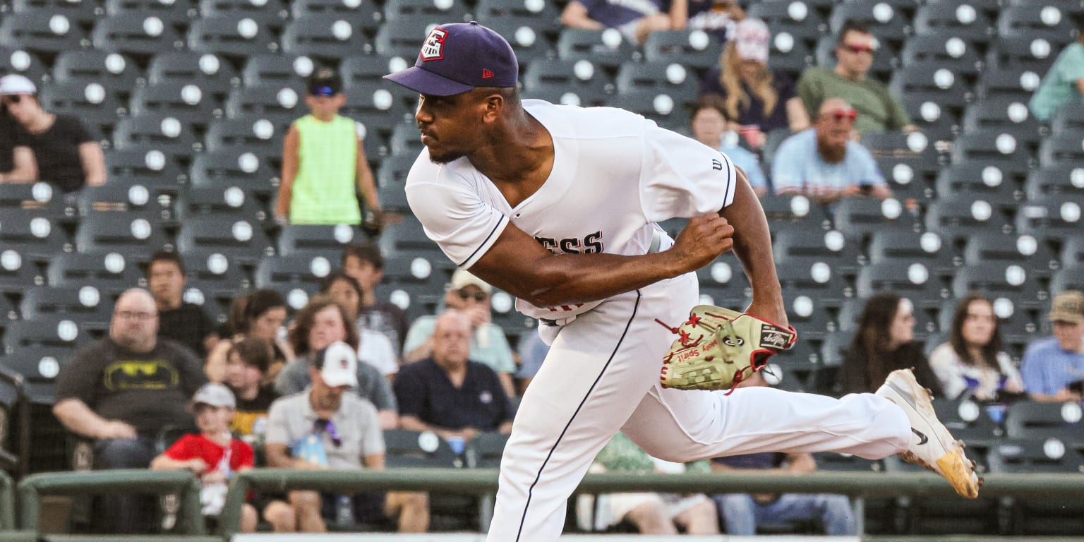 Chihuahuas fall in game one at Round Rock, 8-3