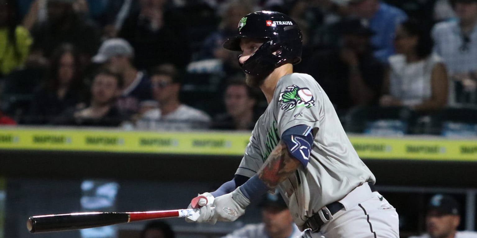 Daniel Stellar in Debut, Stripers Topple Tides in 10th | MiLB.com