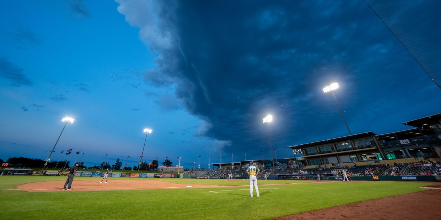 Storm Chasers Fall 13-1 to Redbirds | MiLB.com