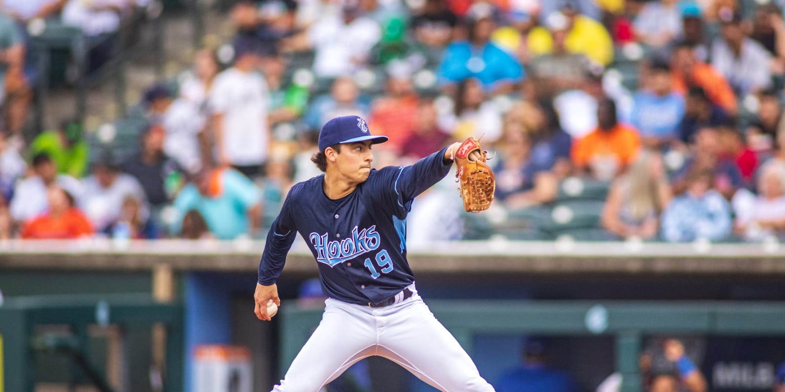 Dia de los Hooks Takes Over Whataburger Field This Weekend