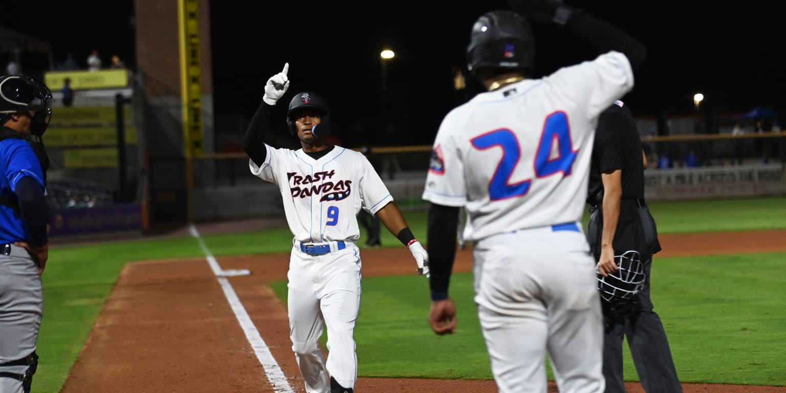 Mets launch 3 homers to beat MLB-leading Braves 10-4 for 7th win in 9 games