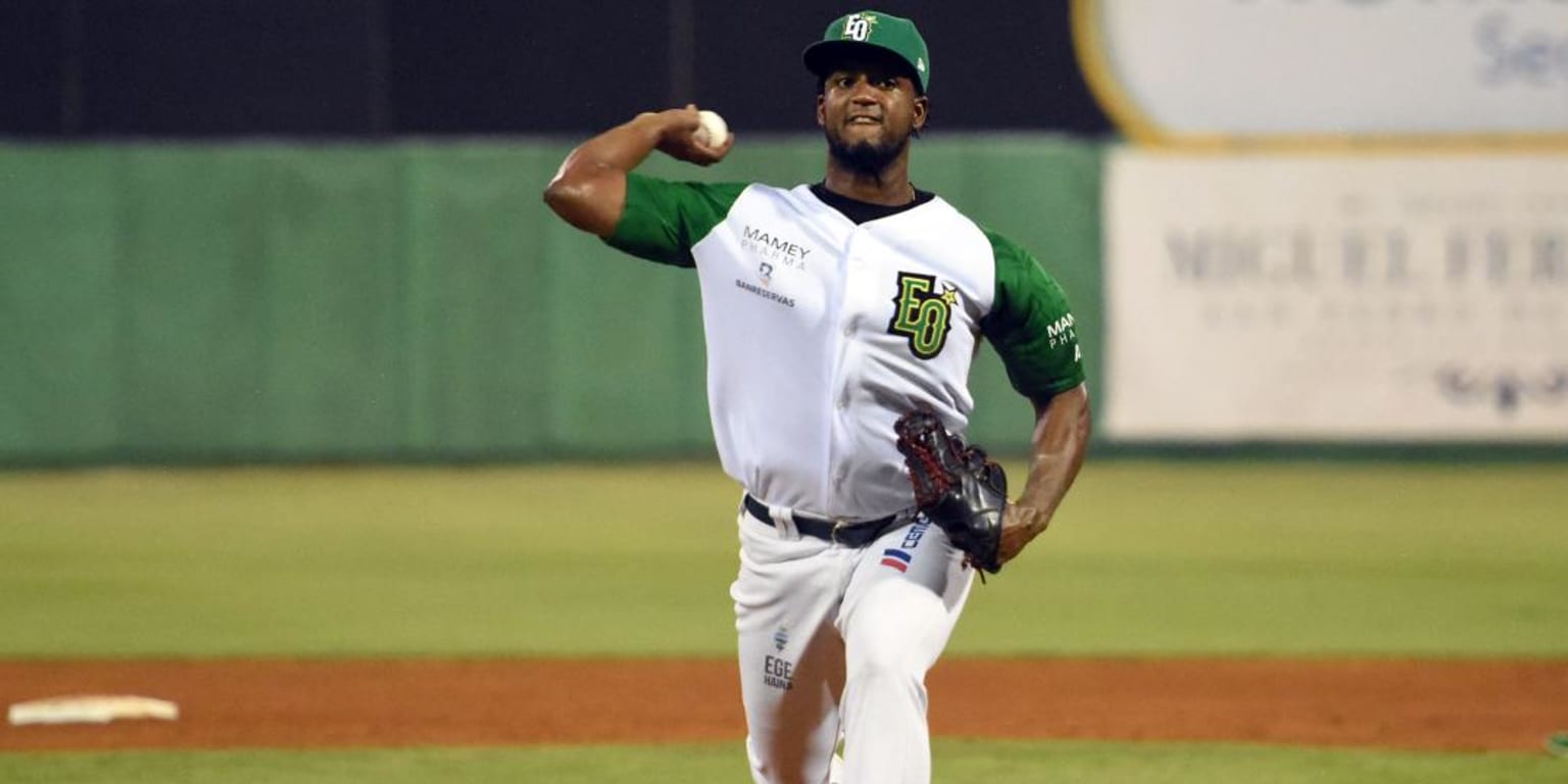 MLB México - ¡Segundo debut mexicano de la noche! Jesús Cruz entra