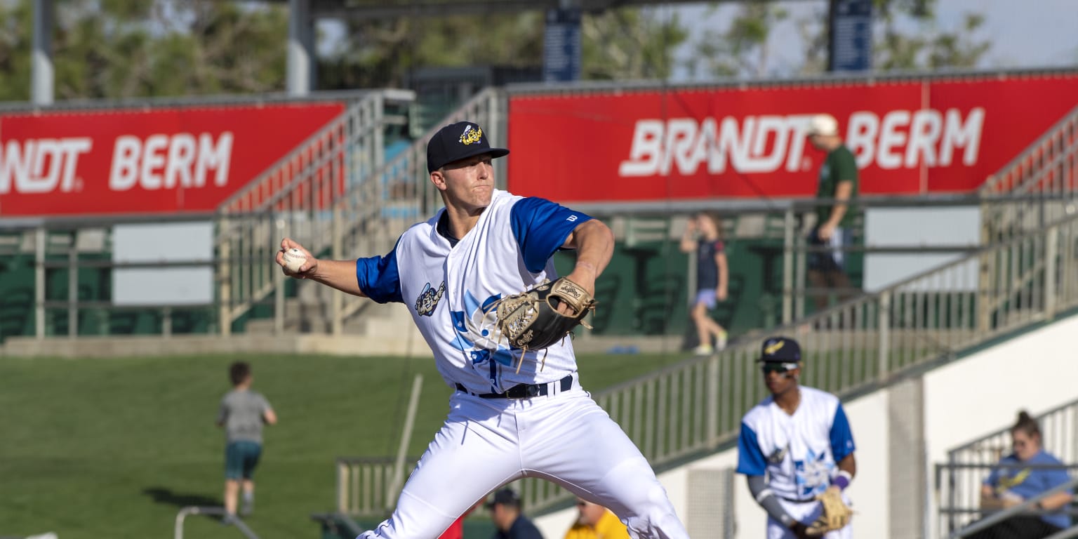 Matthews, Aguiar Lead Fort Myers to 50 Win Mighty Mussels