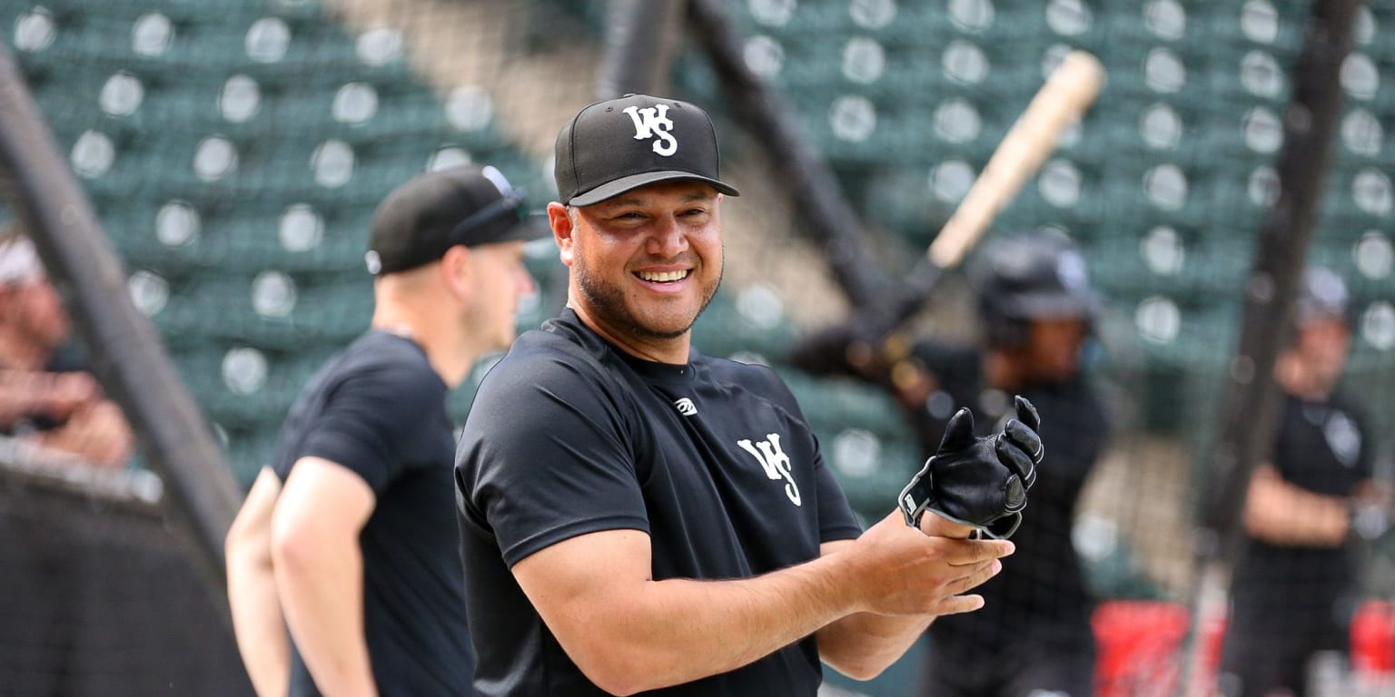 Jason Krizan gets his 1st MLB hit after 11 seasons in minor leagues