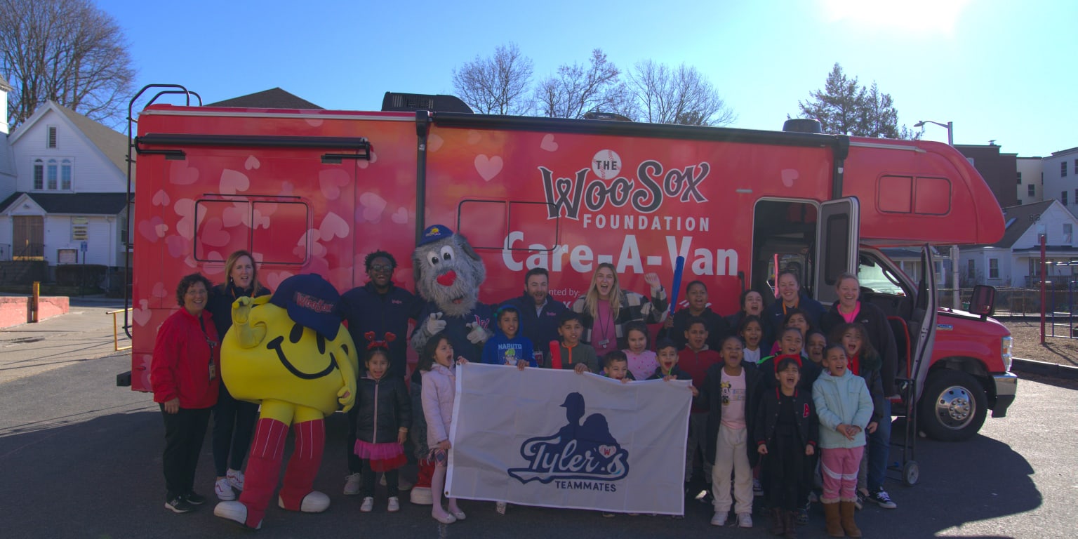 WooSox honor locals at Polar Park as fans get to know new mascot Woofster