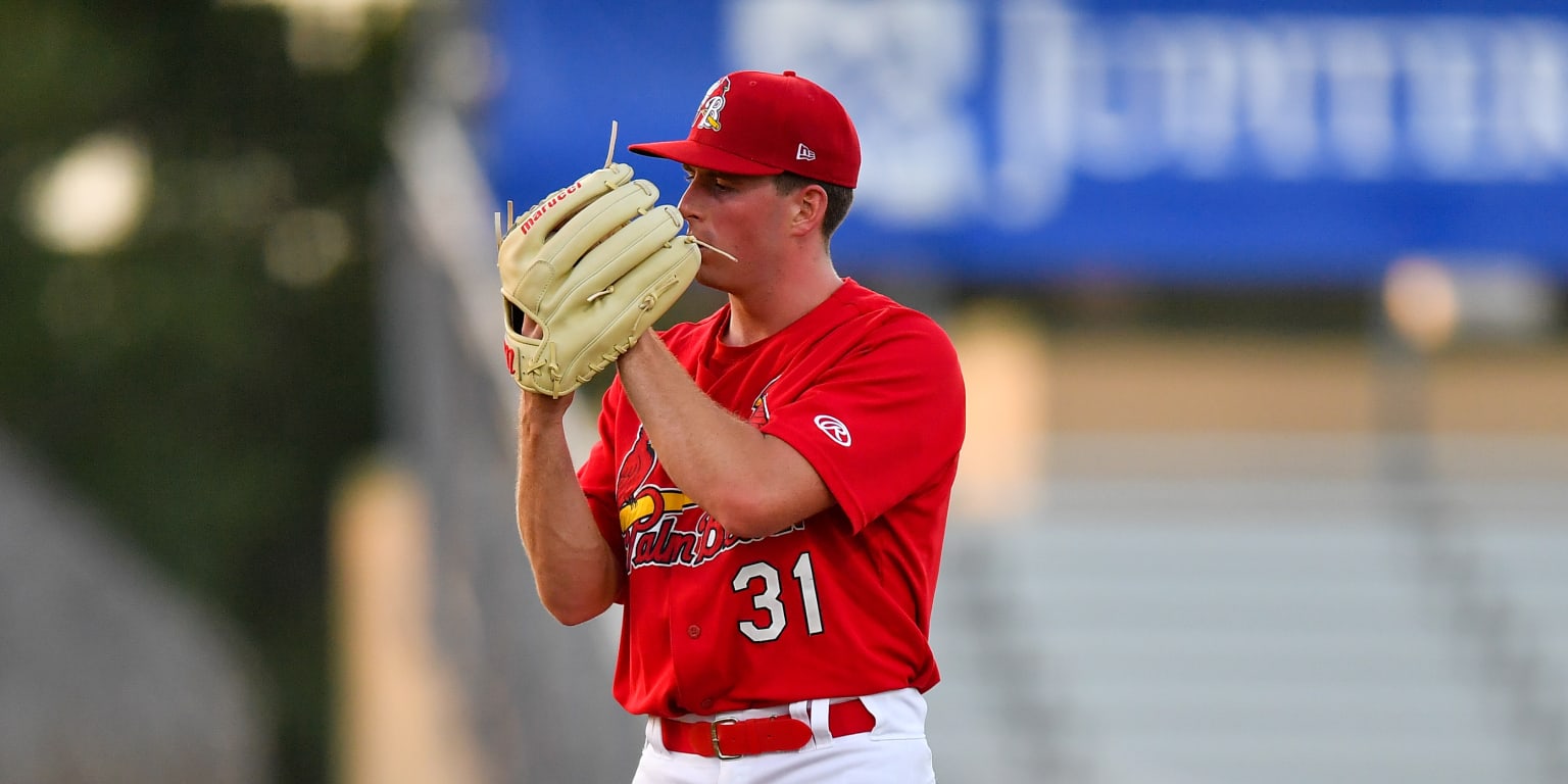 Cardinals walk it off in 11th inning in Game 2