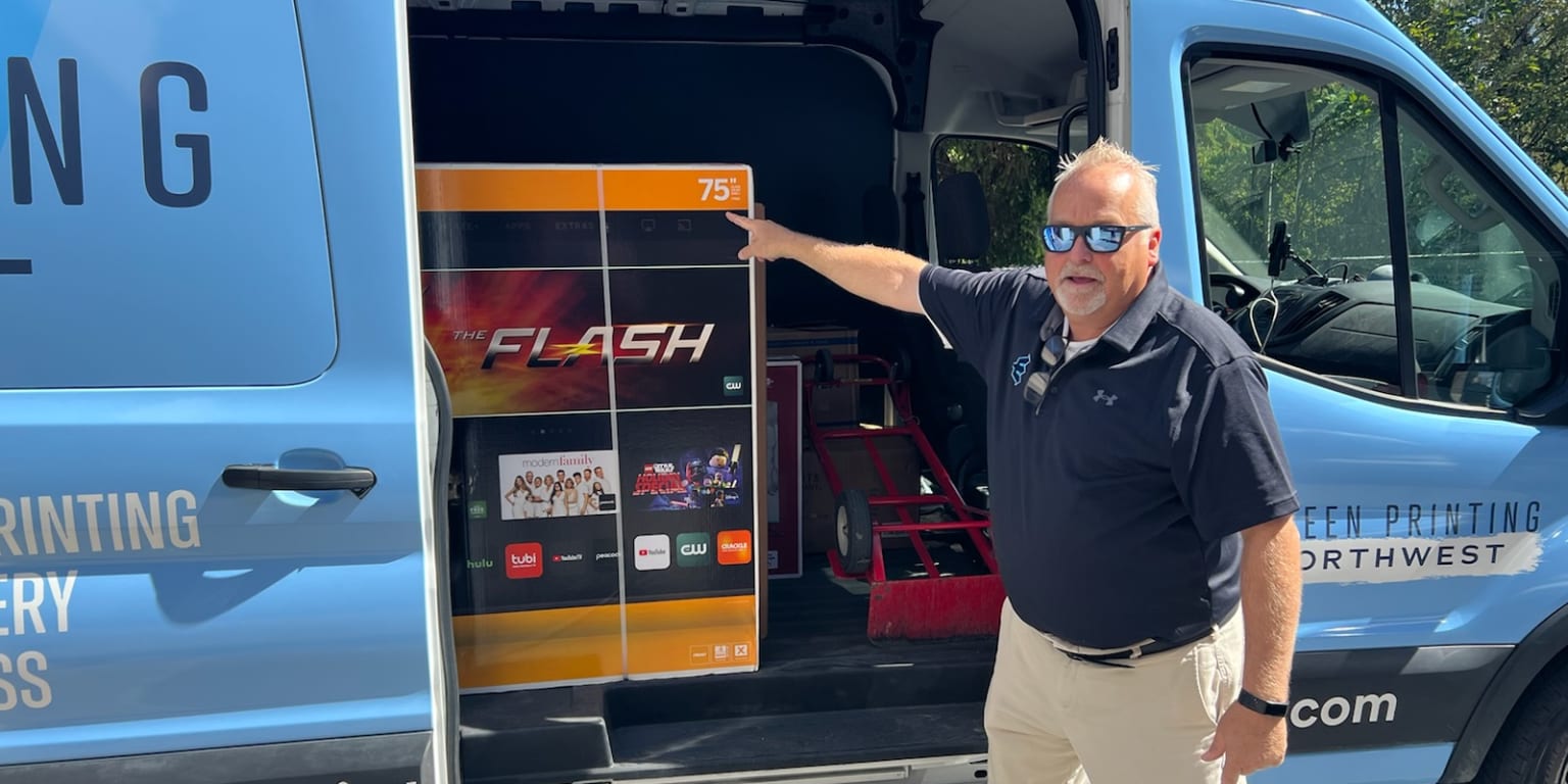 Who wants to win a FREE Flat Screen TV?