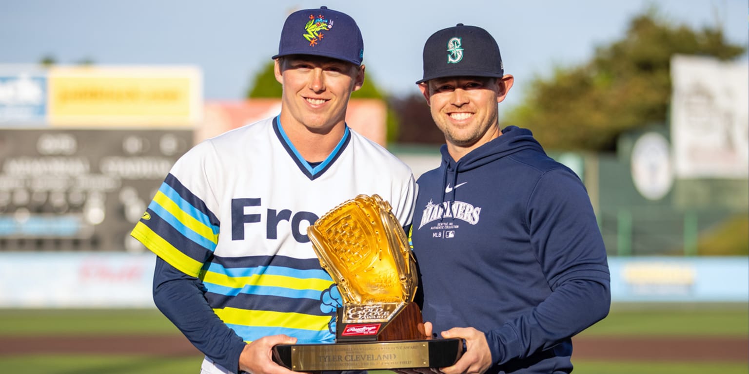 Tyler Cleveland Presented With Rawlings Gold Glove Award | MiLB.com