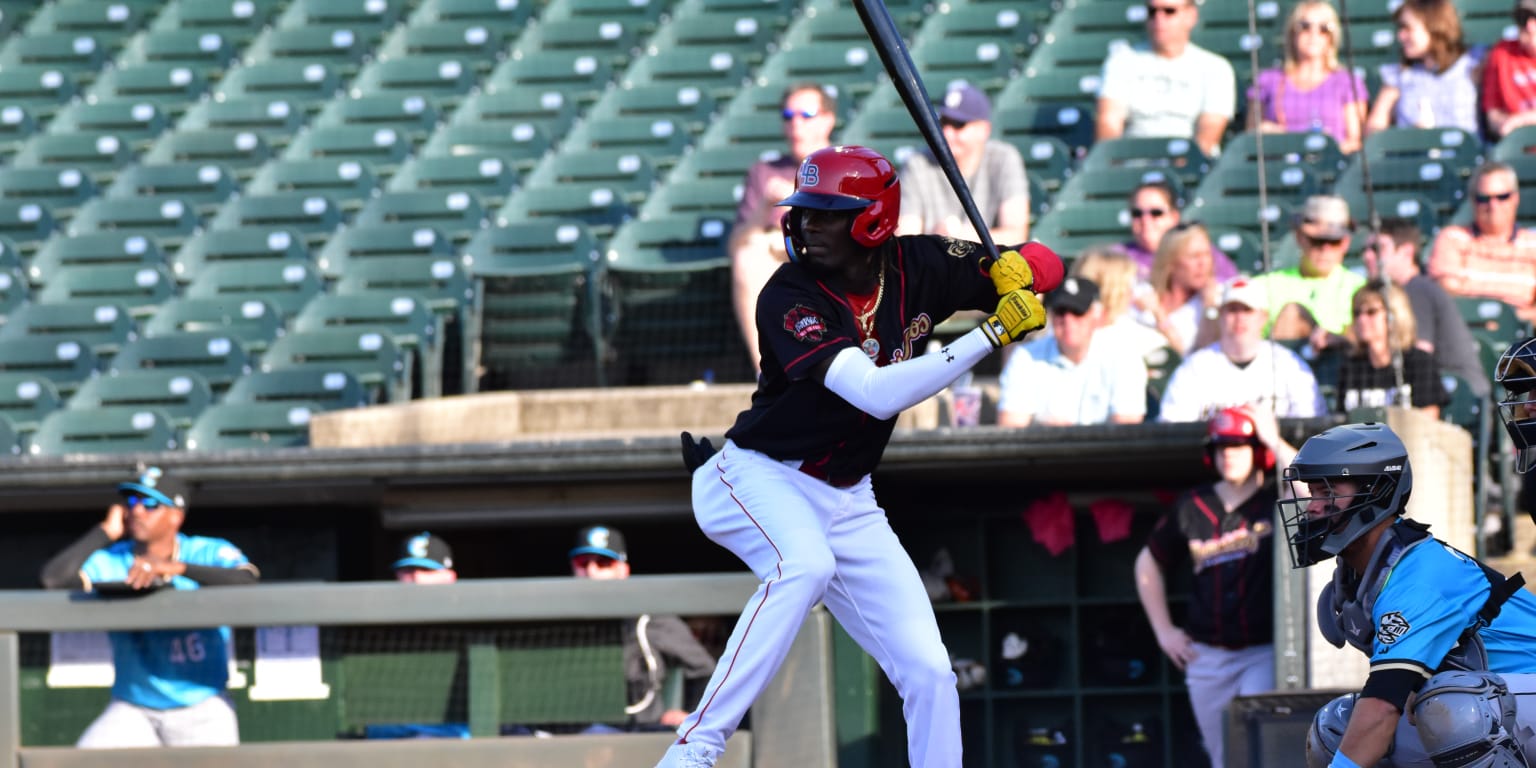 Louisville Bats' Elly De La Cruz displays elite speed, incredible power