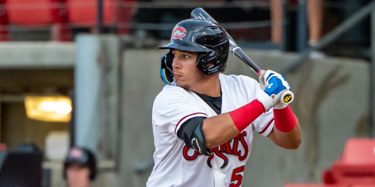 Castillo Collects Four Hits, De La Cruz Cruises in 41 Win