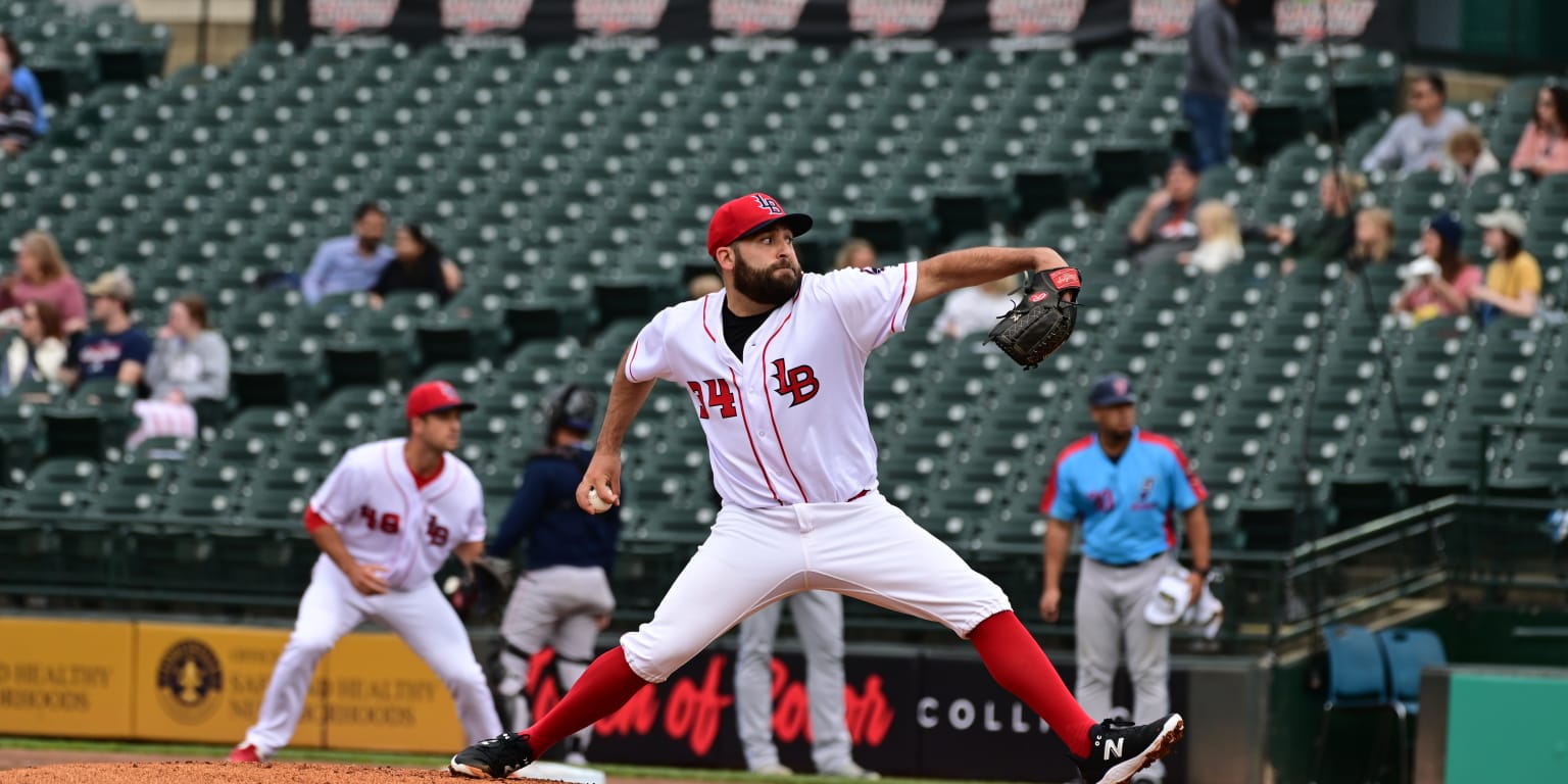 Bats Cruise to 71 Series Opening Victory Bats