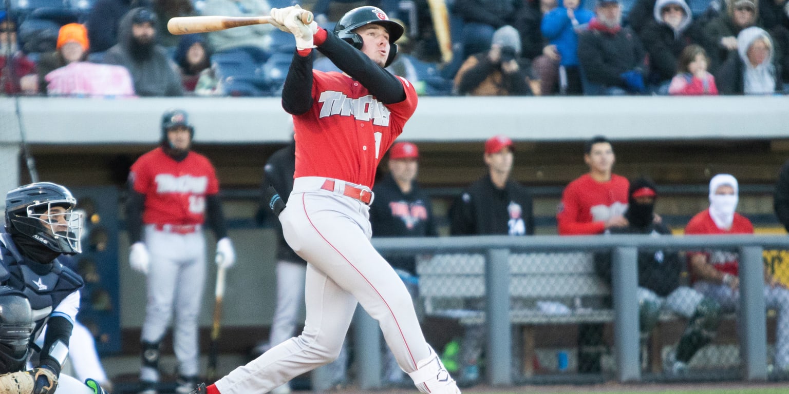 Ex-Yankees slugger rediscovers home run swing in National League 