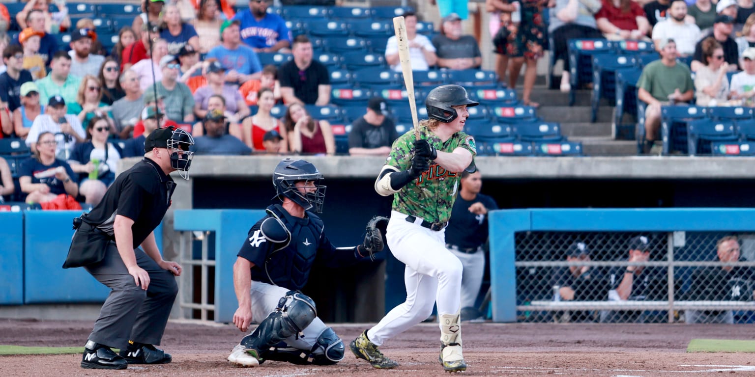 Heston Kjerstad lines RBI double, 05/13/2023