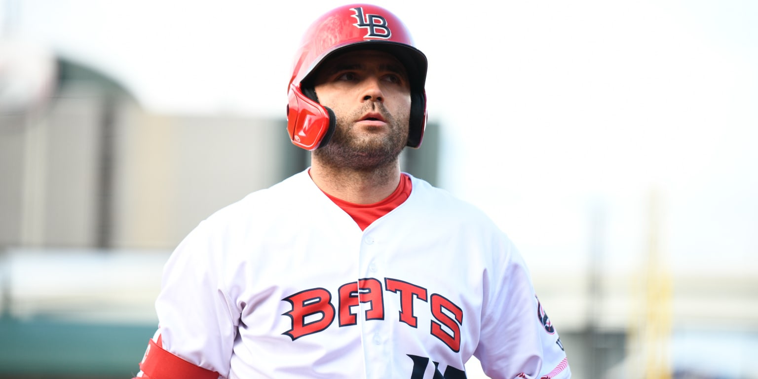 Louisville Bats on X: BREAKING NEWS: Joey Votto looks really good in a Bats  uniform.  / X