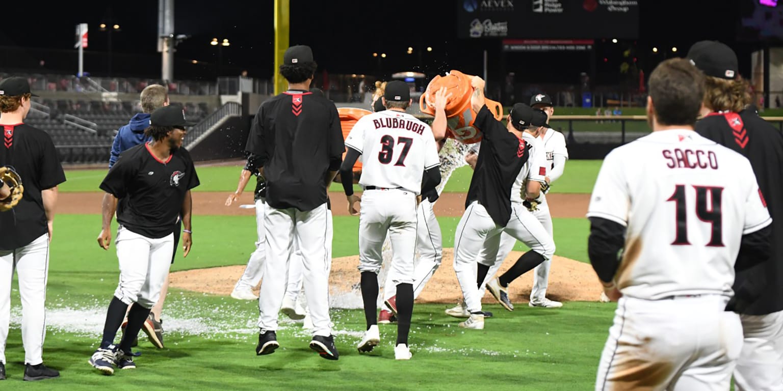 Six pitchers combine on no-hitter for Fayetteville Woodpeckers - Vimarsana News