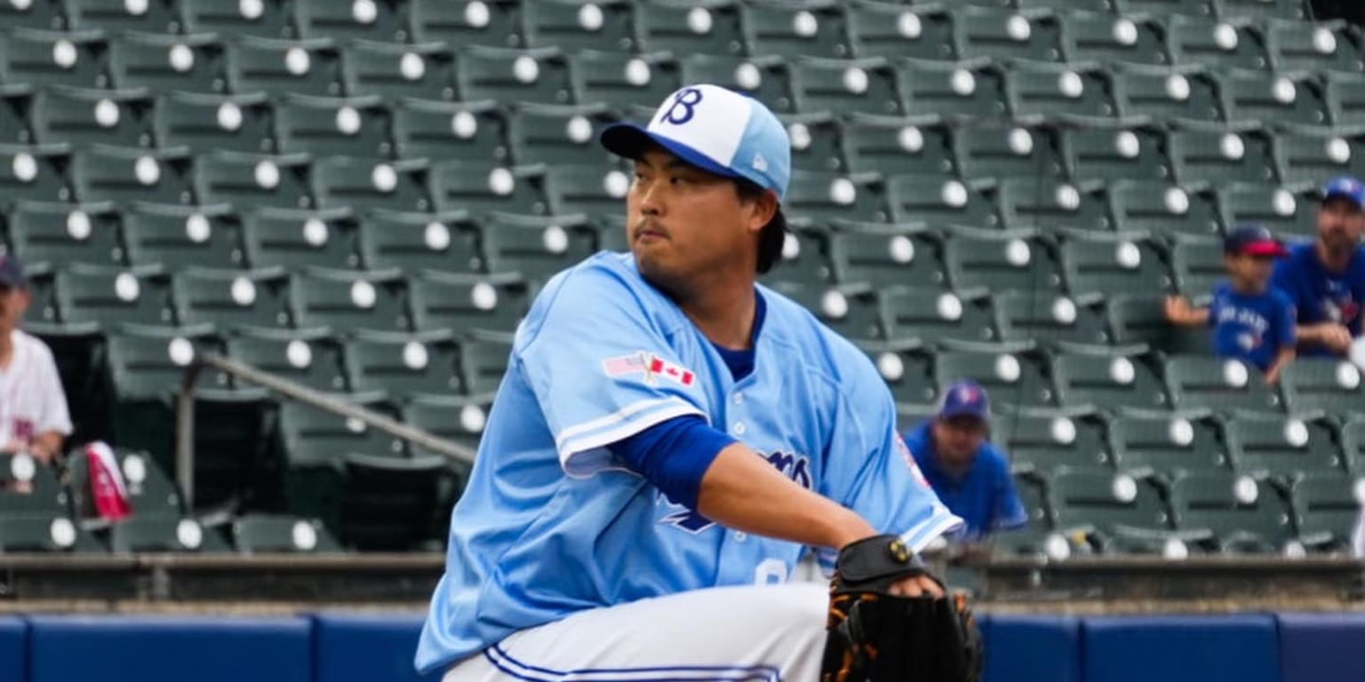 For years, Hyun-Jin Ryu only saw Fenway on TV. In Game 2, he gets