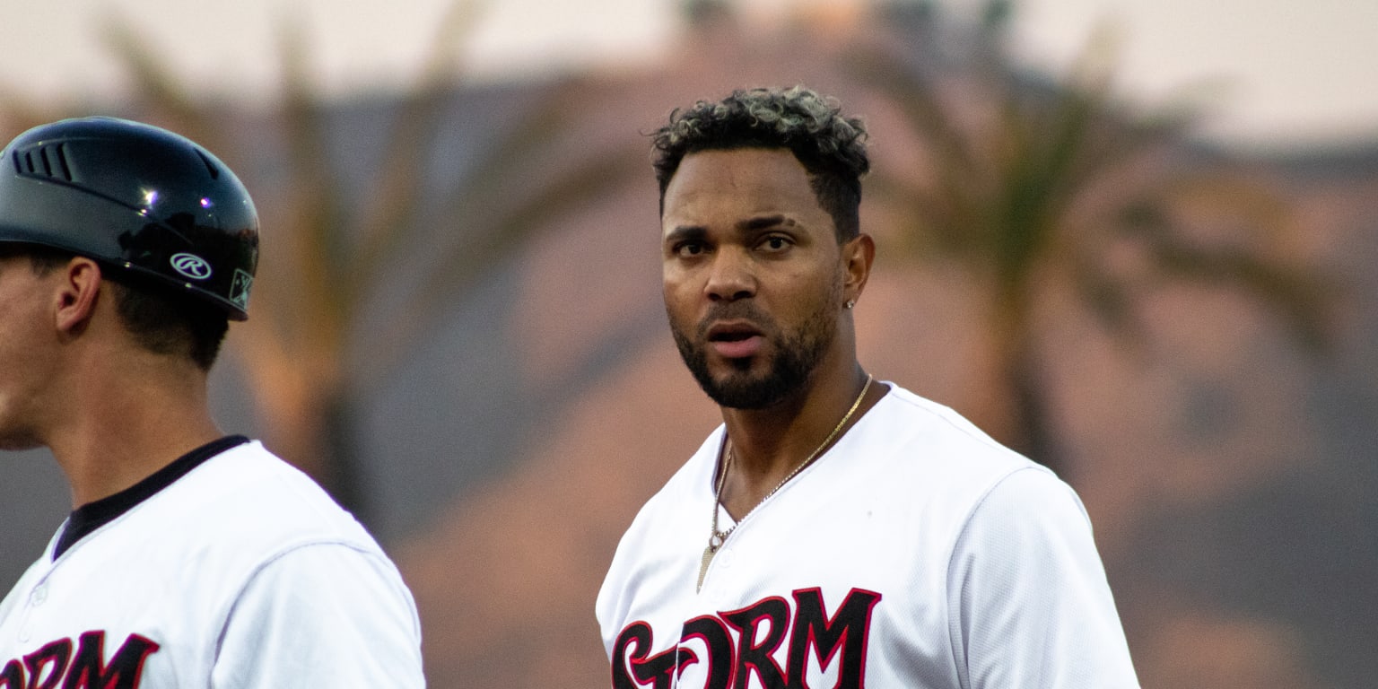 xander bogaerts chewing tobacco Chilling at Sanibel Island beach with Aruba native MLB Notes: Bogaerts off to