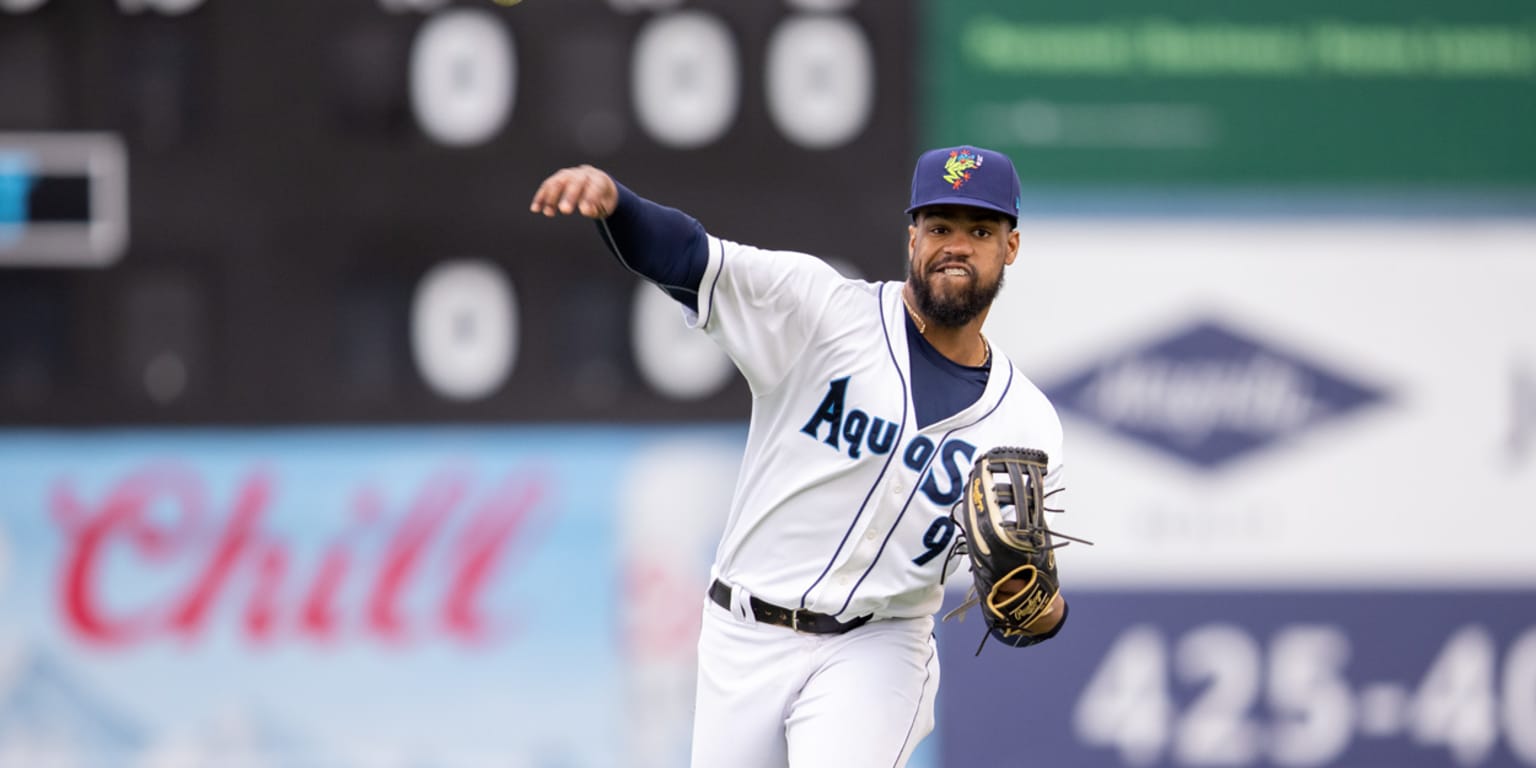 Cabrera, Winn power Mariners