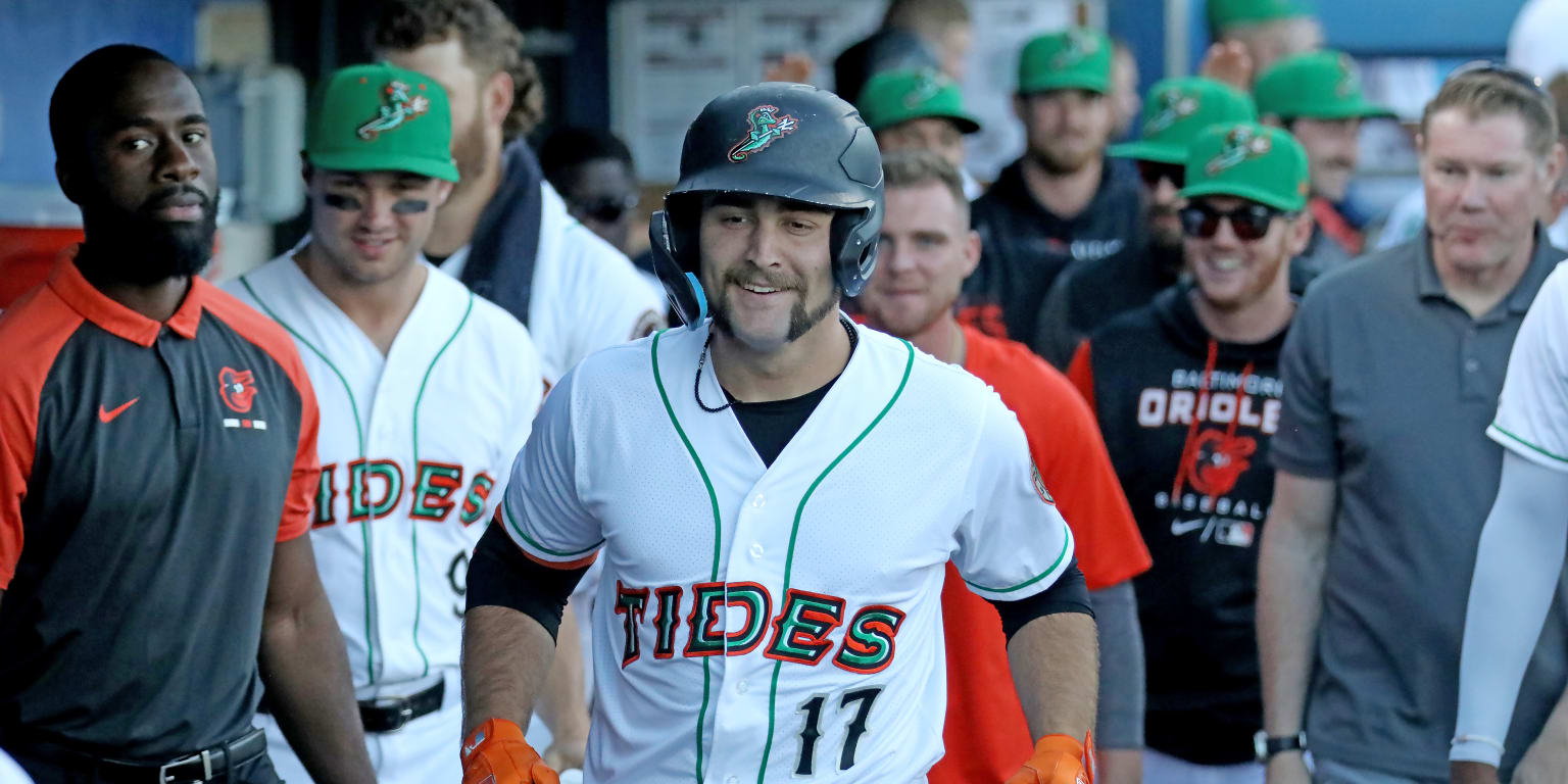 Norfolk Tides honor Negro League players at Harbor Park