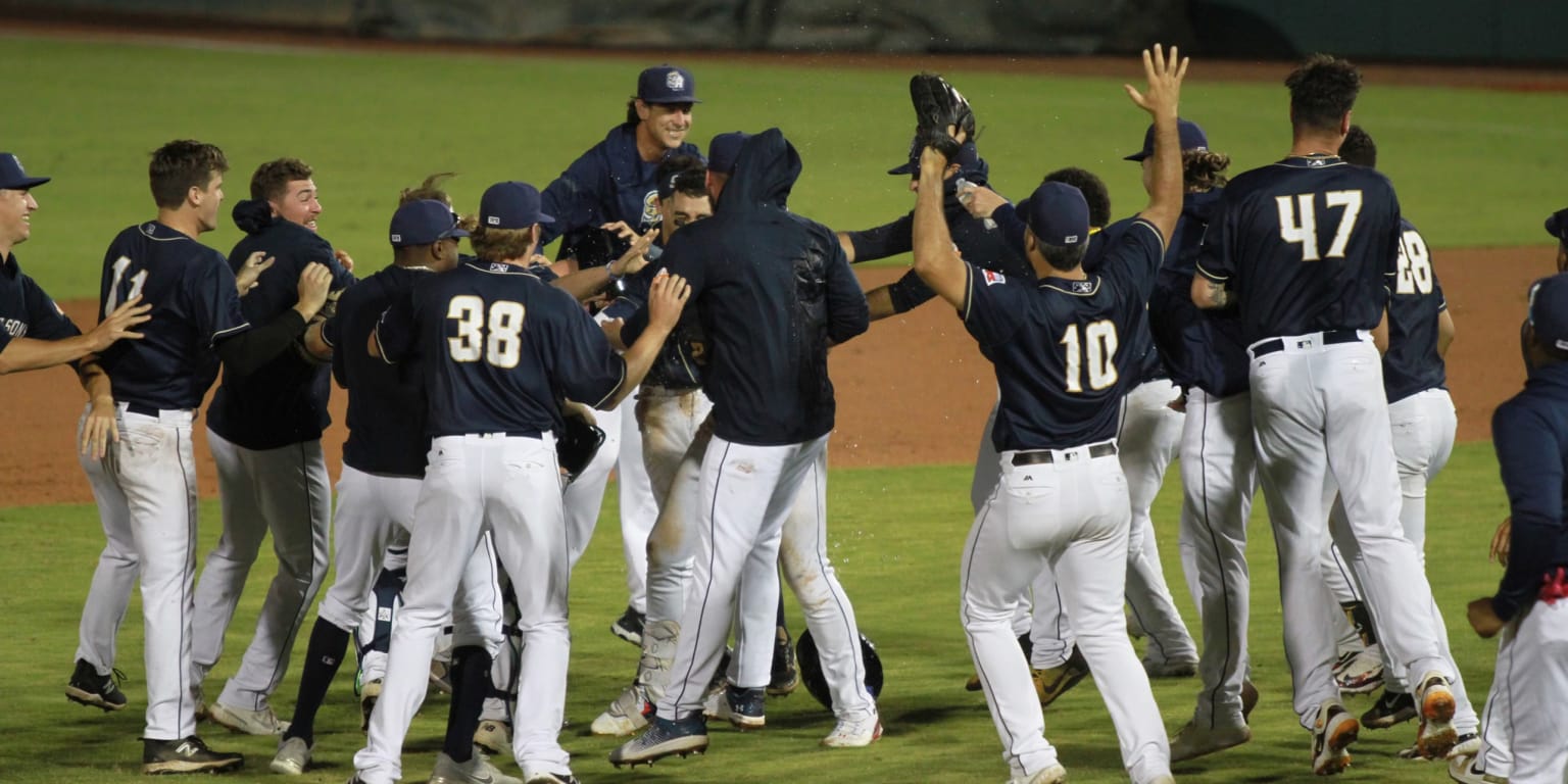 Sod Poodles win third straight with 5-3 comeback victory on Saturday