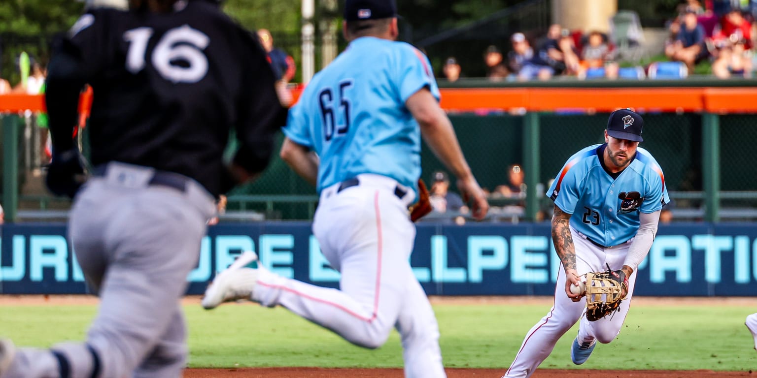 Rainiers blast past Space Cowboys